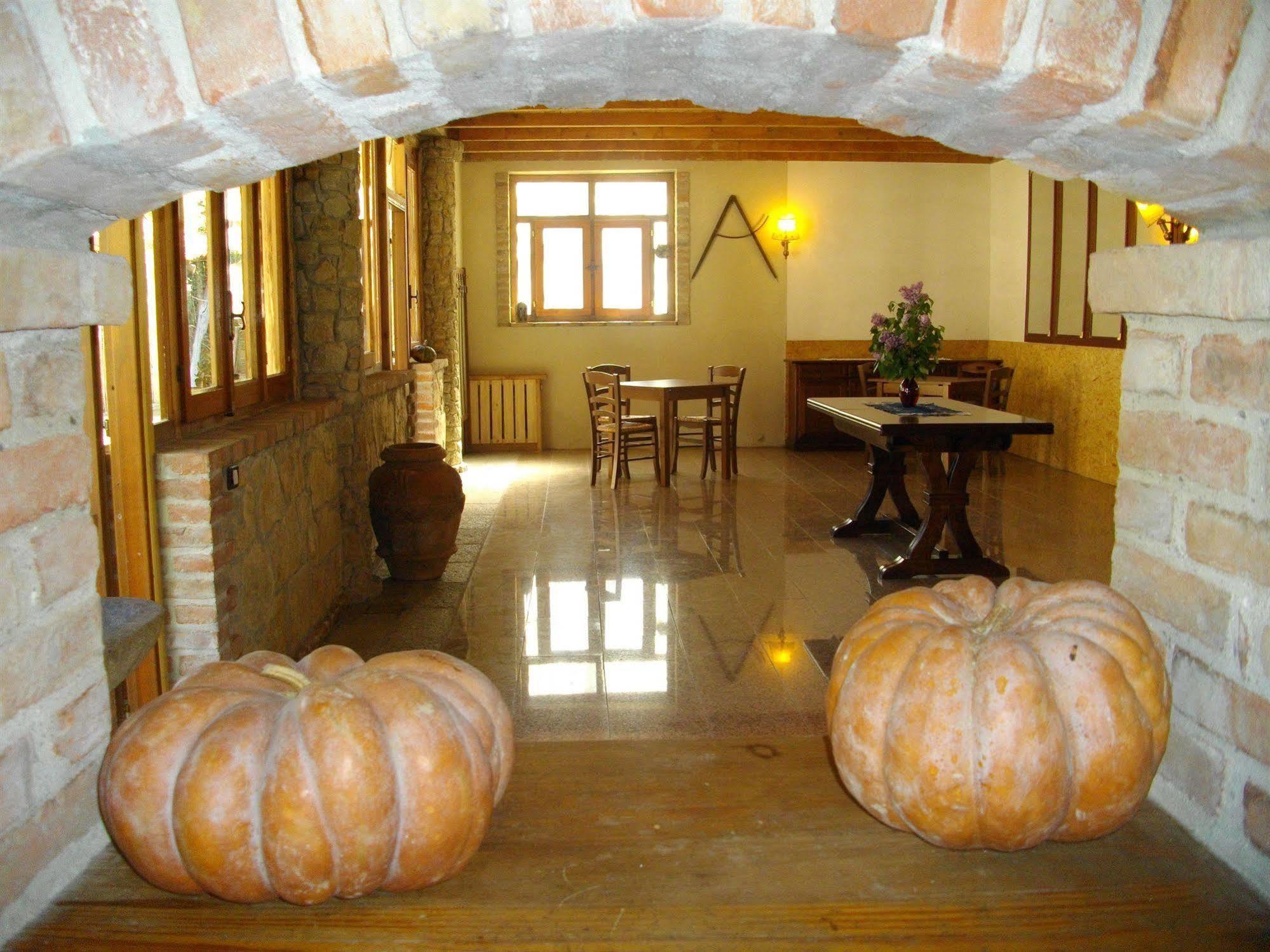 La Martinella Villa Canelli Buitenkant foto